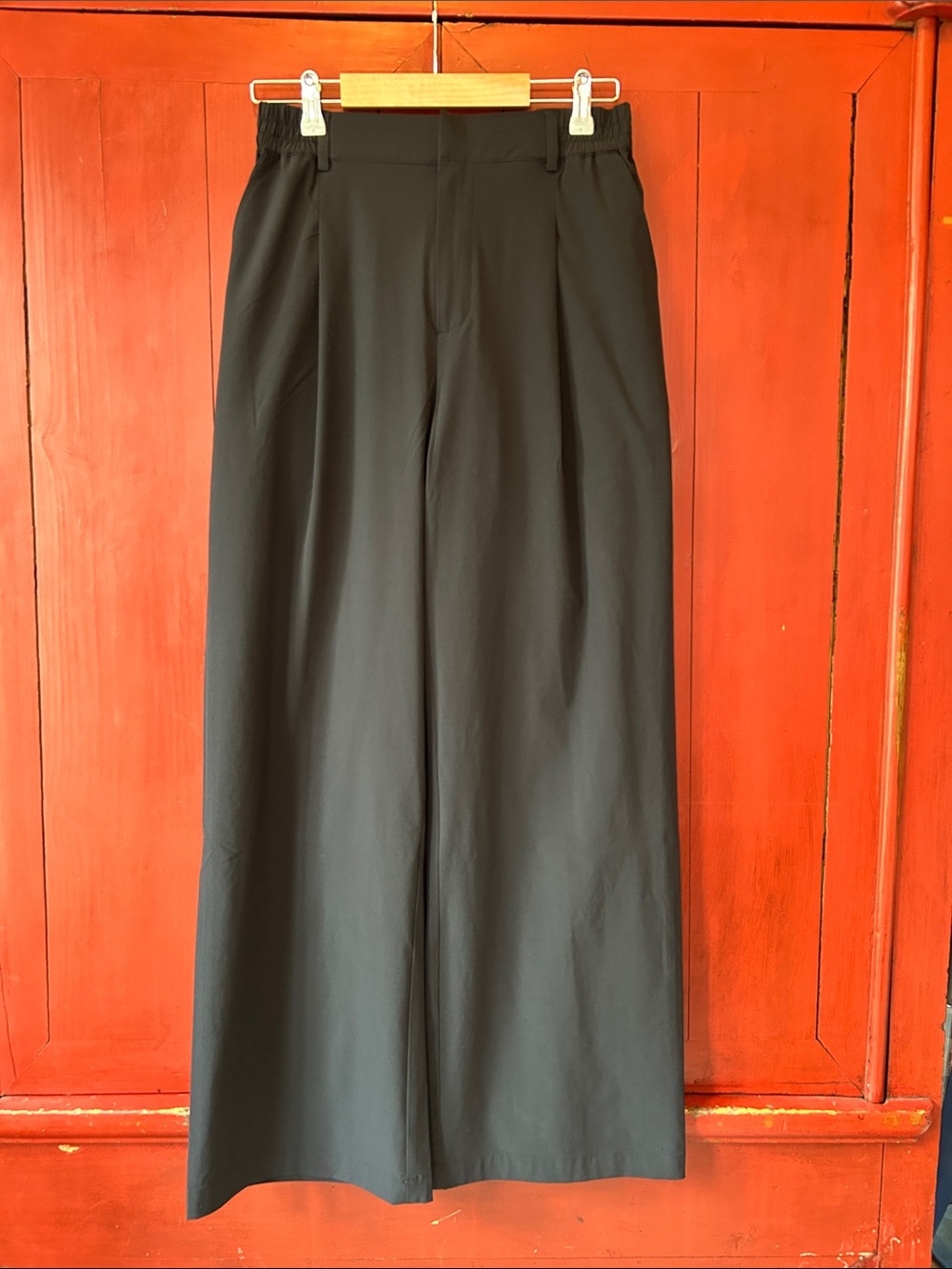 Alo High-Waist Pursuit Trouser in Black, Size Small - Picture 5 of 10